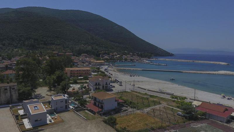 Seascape Villas Vassiliki - Beachfront Villas ภายนอก รูปภาพ