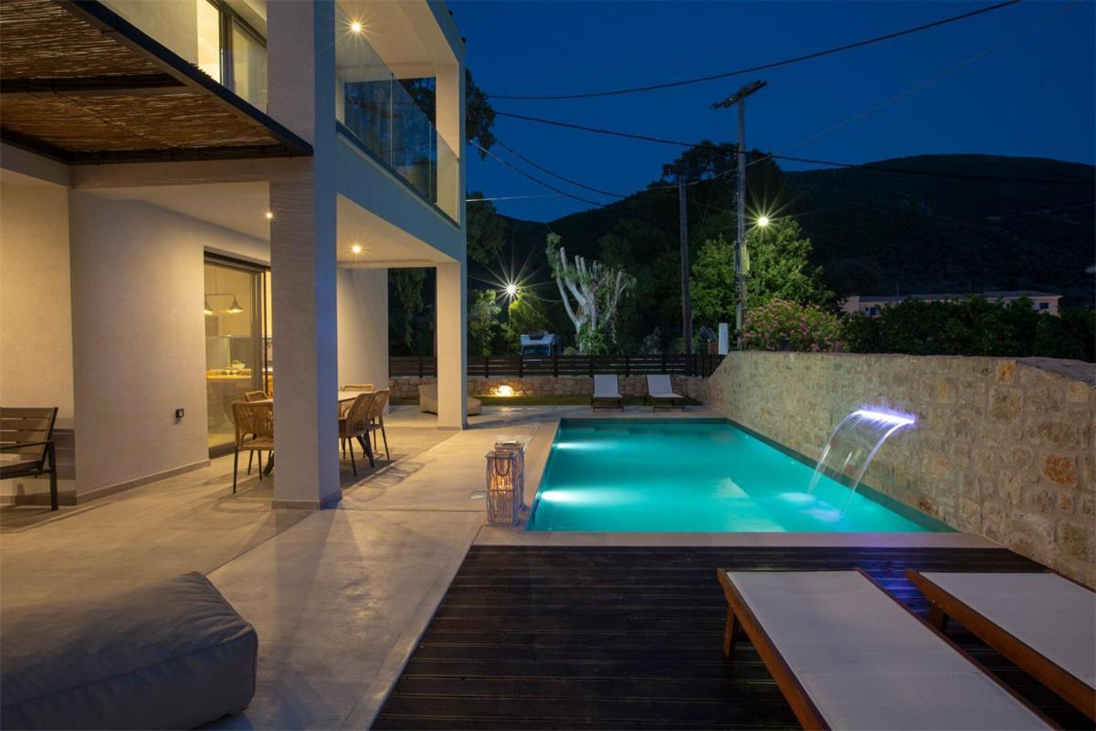Seascape Villas Vassiliki - Beachfront Villas ภายนอก รูปภาพ