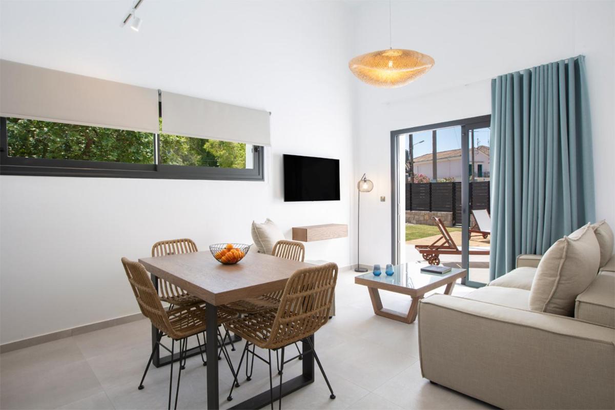 Seascape Villas Vassiliki - Beachfront Villas ภายนอก รูปภาพ