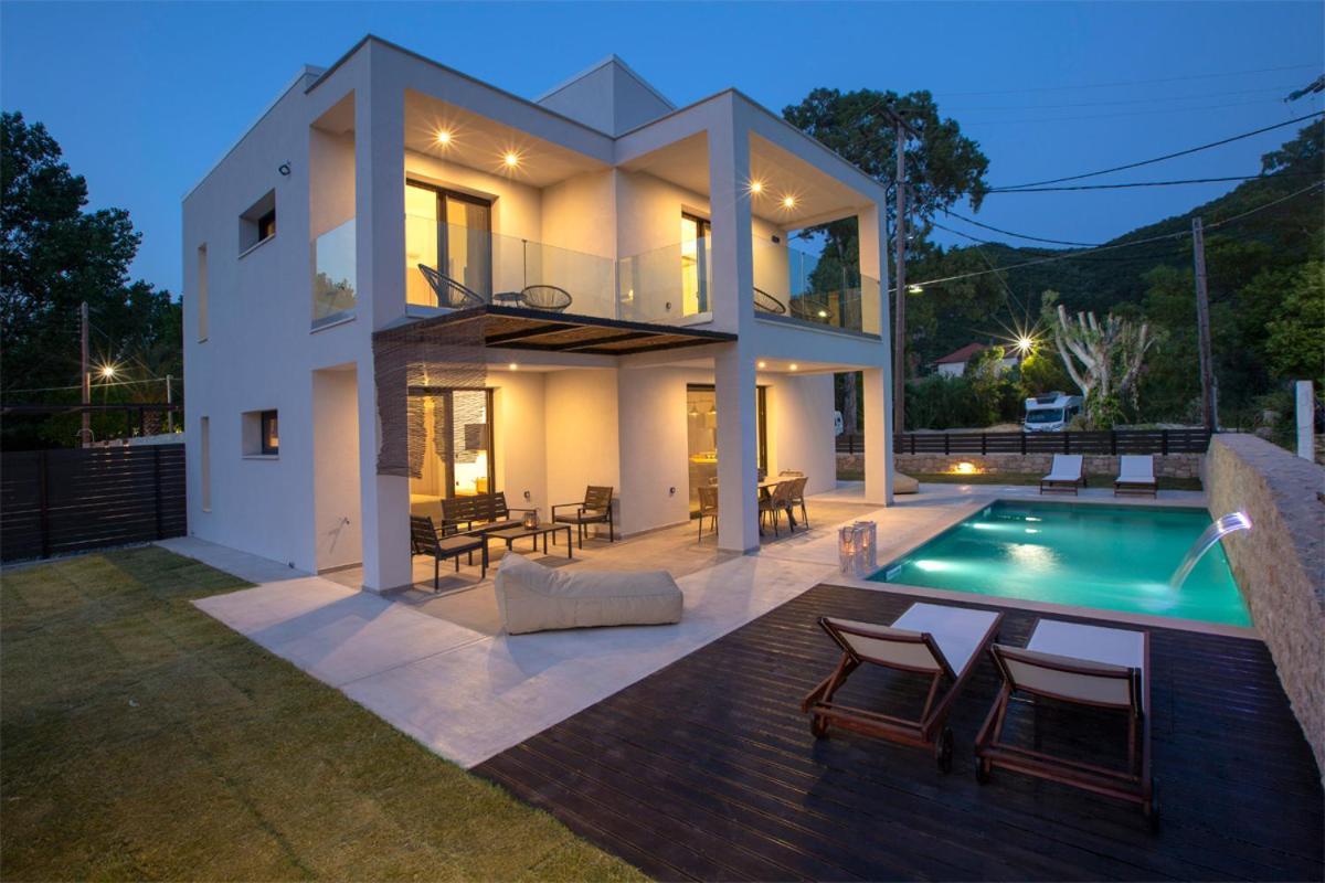 Seascape Villas Vassiliki - Beachfront Villas ภายนอก รูปภาพ