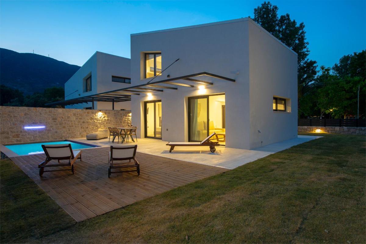Seascape Villas Vassiliki - Beachfront Villas ภายนอก รูปภาพ