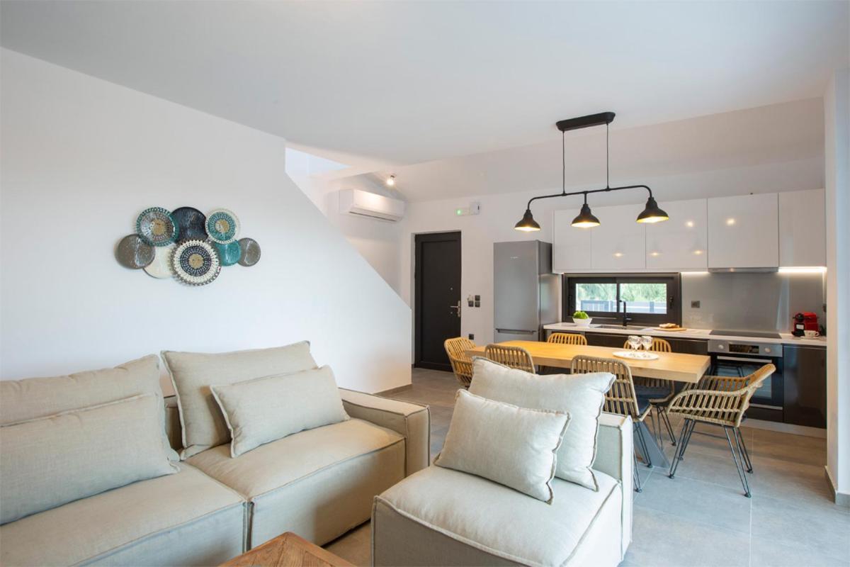 Seascape Villas Vassiliki - Beachfront Villas ภายนอก รูปภาพ